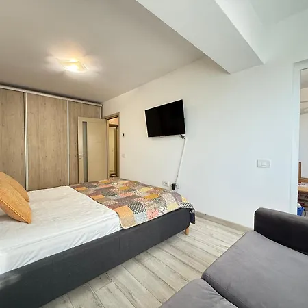Smart Stay Studio With Free Parking-2