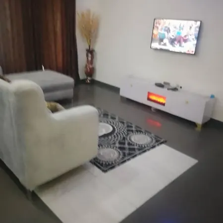 Whitney White 1Bedroom Shortlet Apartment 24Hr Light -Free-Wifi Stadium Road N65,000-3