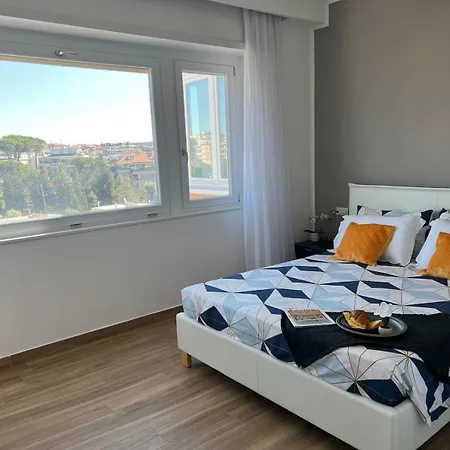 Attico Con Terrazza Panoramica E Box Privato Vicino Ponte Milvio-2