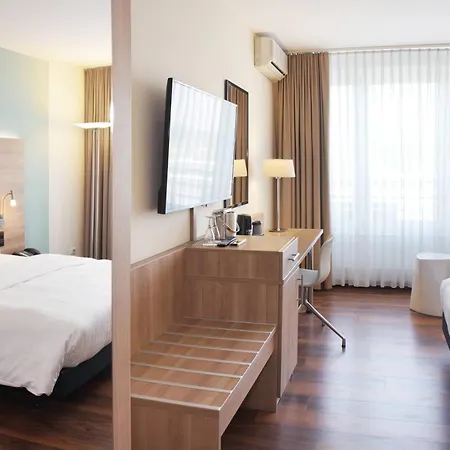 Courtyard By Marriott Dresden-2