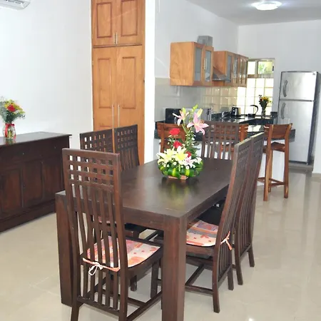 Rinconada Del Mar Apts-2