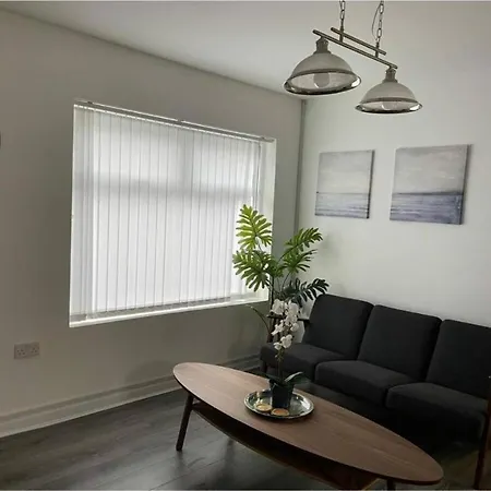 Charming Six Bedroom Townhouse Citystay Close To City Centre-3