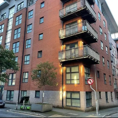 Spacious Central Penthouse Apartment With Parking-3