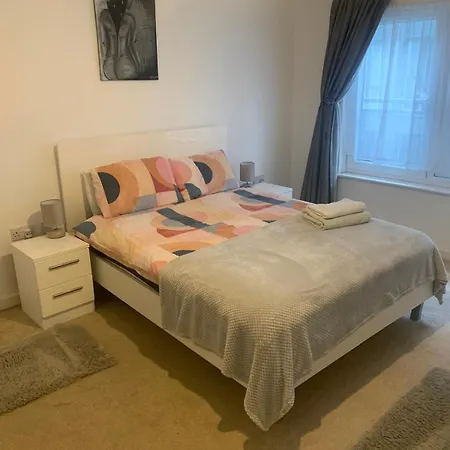 Spacious Central Penthouse Apartment With Parking-2