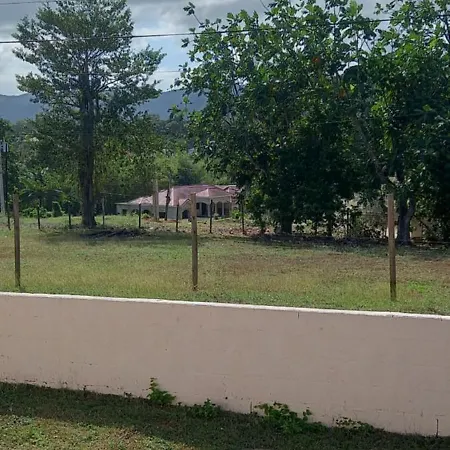 RiverView Retreat - 2 Bed Escape in Linstead-3