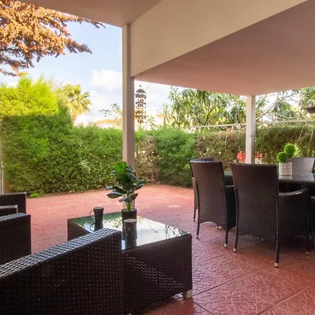 Large Veranda 2BR Walk to Beach-2