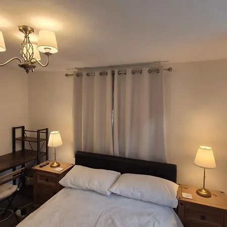 Beautiful Double Room In Acton, West London-2