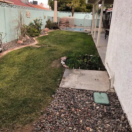 2 Bedroom 2 Bathroom Pool Yard Las Vegas 1 Month Minimum-3