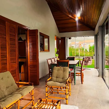 Casa Com Hidromassagem E Lareira-2