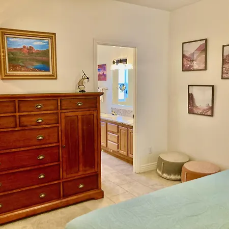 Local View Pet Friendly Boat Parking Close To Antelope Canyon & Horseshoebend-2