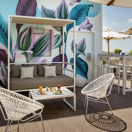 The Independent Hotel-3