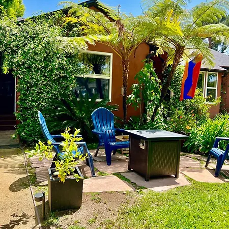 The Vine Studio City - Cal King - Private Entrance-2