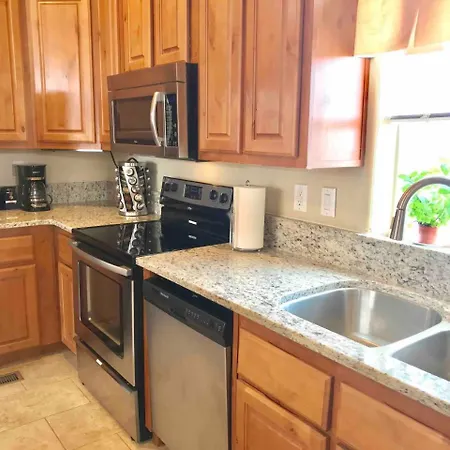 Local View Pet Friendly Boat Parking Close To Antelope Canyon & Horseshoebend-3