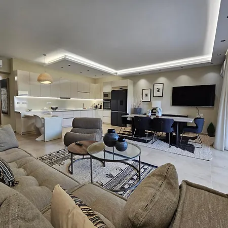 Elegant Vip Apartment - Athens Town-2