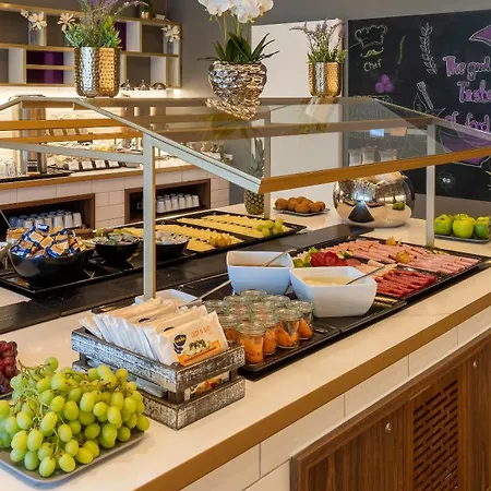 Plaza Premium Munchen-3