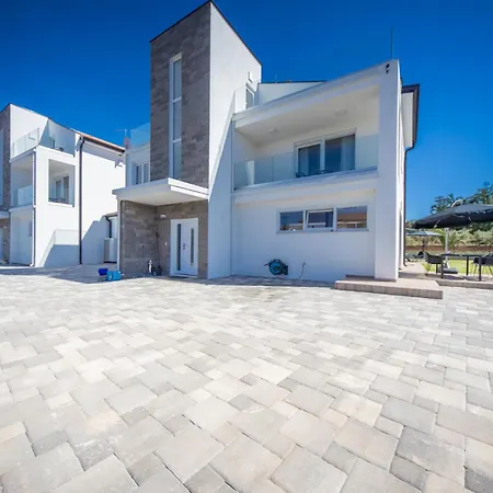 Beautiful Modern Villa-3