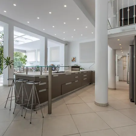 Heart Of Cannes Luxury Stay - Steps From Beach & Palais-2