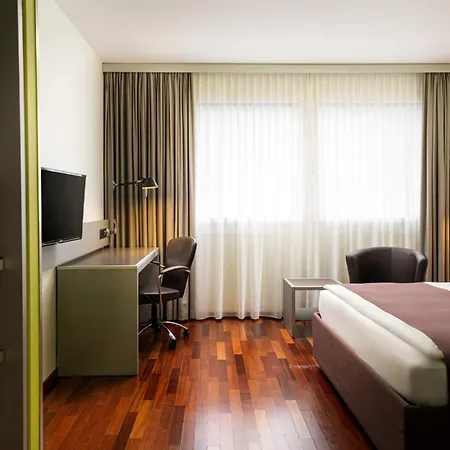 Holiday Inn Zürich Messe, an IHG Hotel-2