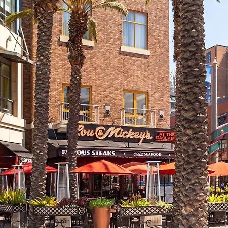 Hilton San Diego Gaslamp Quarter-2
