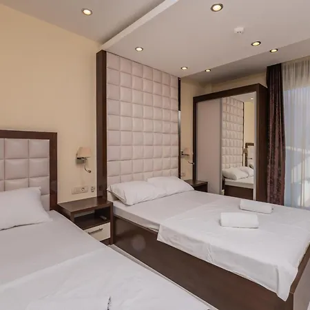 Deluxe Apartments Shine-2