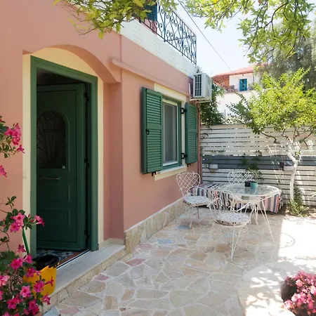 Dimitra'S Garden - Holiday Apartments-3