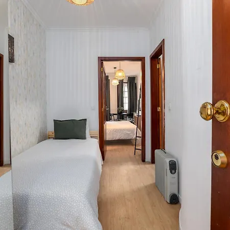 Renovated Feb25 Clerigos Cozy Balcony With Self Check In-3