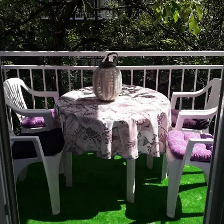1Bdr In Heart Of City Center-2