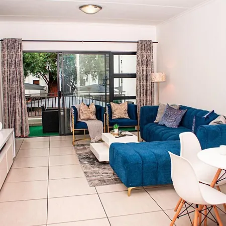 Stayease 3Br Apartment With Pool Spa & Gym-3