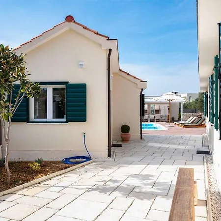 Hidden Gem Villa By Aneo Travel-2
