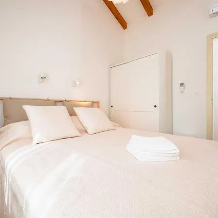 Hidden Gem Villa By Aneo Travel-3