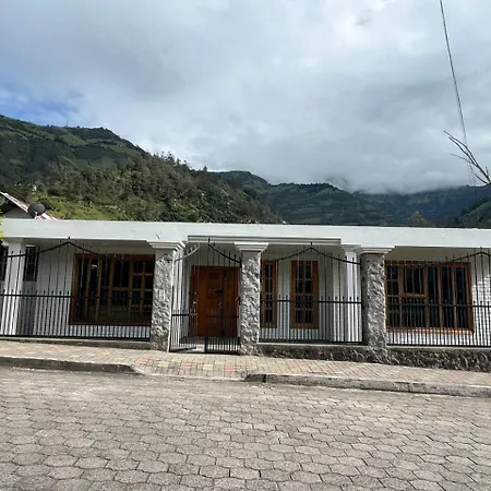 Villa Pastaza 4 Bedroom 3 Bath-3