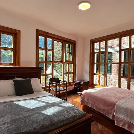 Villa Pastaza 4 Bedroom 3 Bath-2