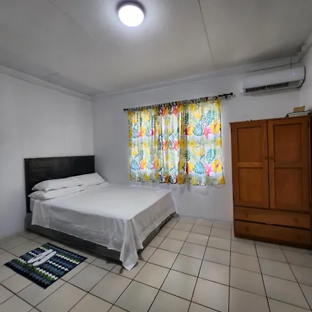 Wane'S 2 Bedroom Bnb-3