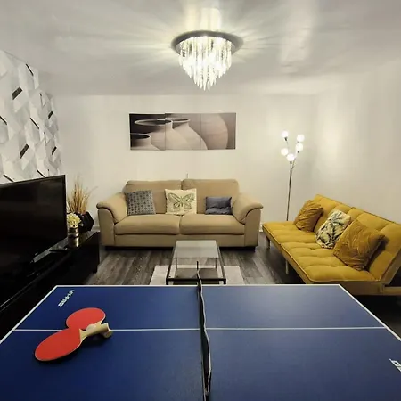 Specious Liverpool Central Apartment-3