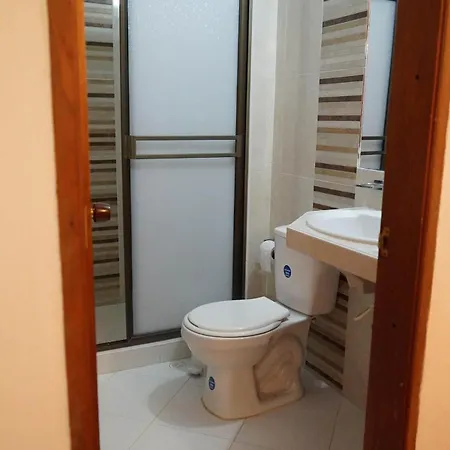 Apartamento Turistico Familiar Con Parqueadero A 4 Cuadras De La Plaza-3