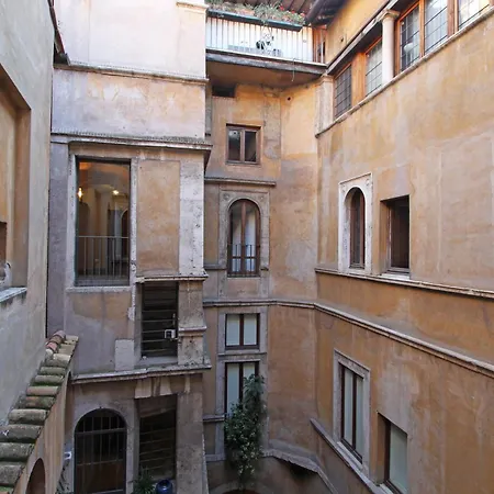 Roma Centro Storico - Palazzo Avila '500-3