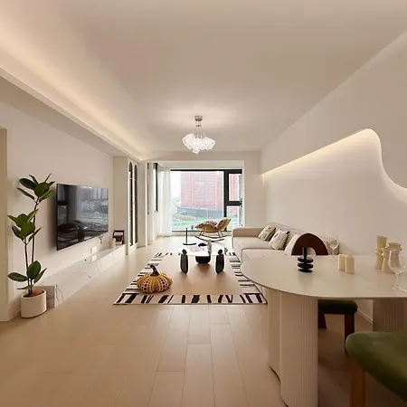Ehub - Modern Rare 4-Bedroom Apt, 50M From Subway-2