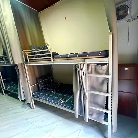 Apatuxay Vientiane Hostel & Apartment-2