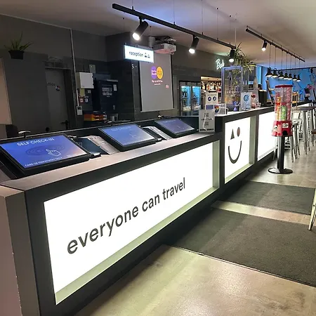 a&o Düsseldorf Hauptbahnhof-3