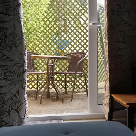 Green Belly Surf Hostel-3