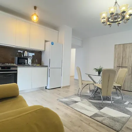 Large Coresi Apartment,-2