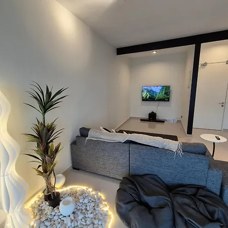 Sks Pavilion Ultimate Skyline W Bathtub 3 Bedroom 6 Pax-3