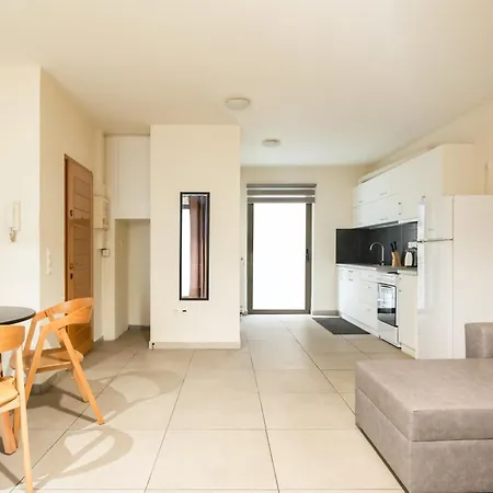 Elysee Apartment 3-2