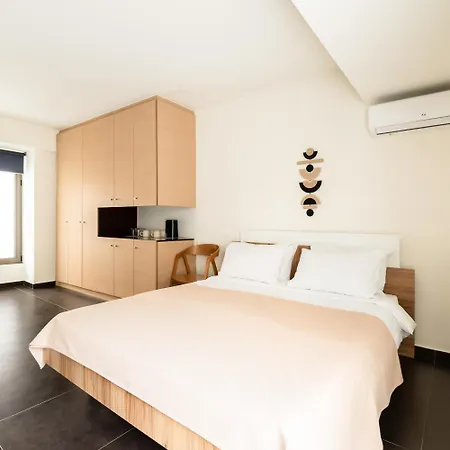 Elysee Apartment 9B-3