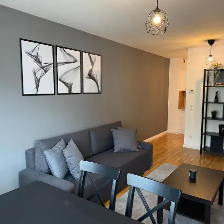 2BR, Danube, Central, U6&S-Bahn - Axara Housing BRN 33-2