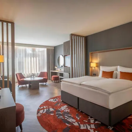 Clayton Hotel Dusseldorf City Centre-3