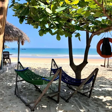 Robinson Beach Bungalow-3