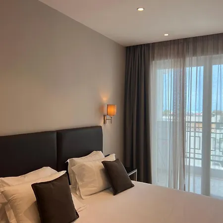 Coastline Luxury Apart Hotel-2