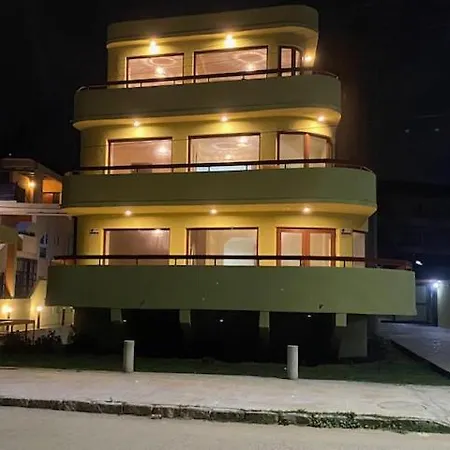 "Marenostro" Dpto #6, Edificio Frente Al Mar-2