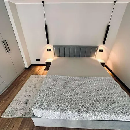 Sunny Loft 24X7 X Free Parking X Close To Old Town By H&H-2